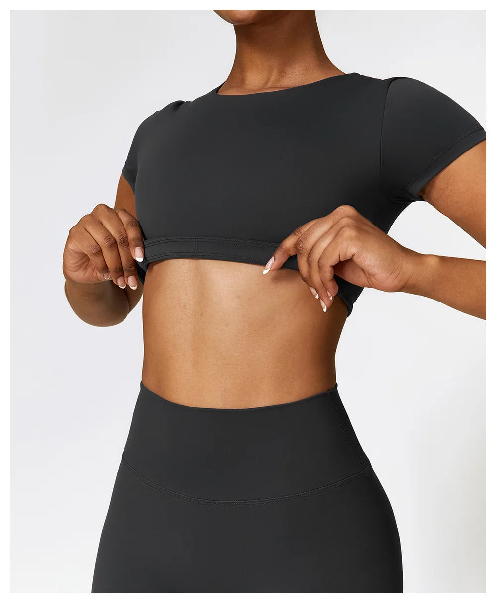Woman Sports Top Round Neck Yoga Crop Top